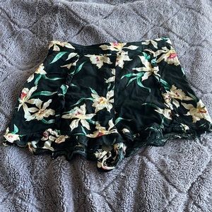 Zara pleated high waisted shorts